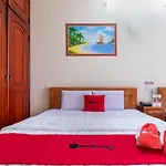Reddoorz Near Lotte Cinema Cong Hoa
