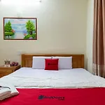RedDoorz gần Lotte Cinema Cộng Hòa