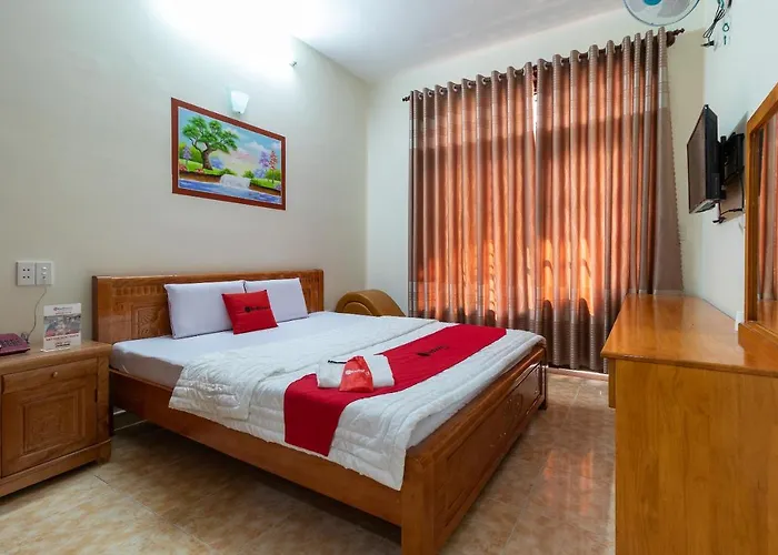 RedDoorz gần Lotte Cinema Cộng Hòa